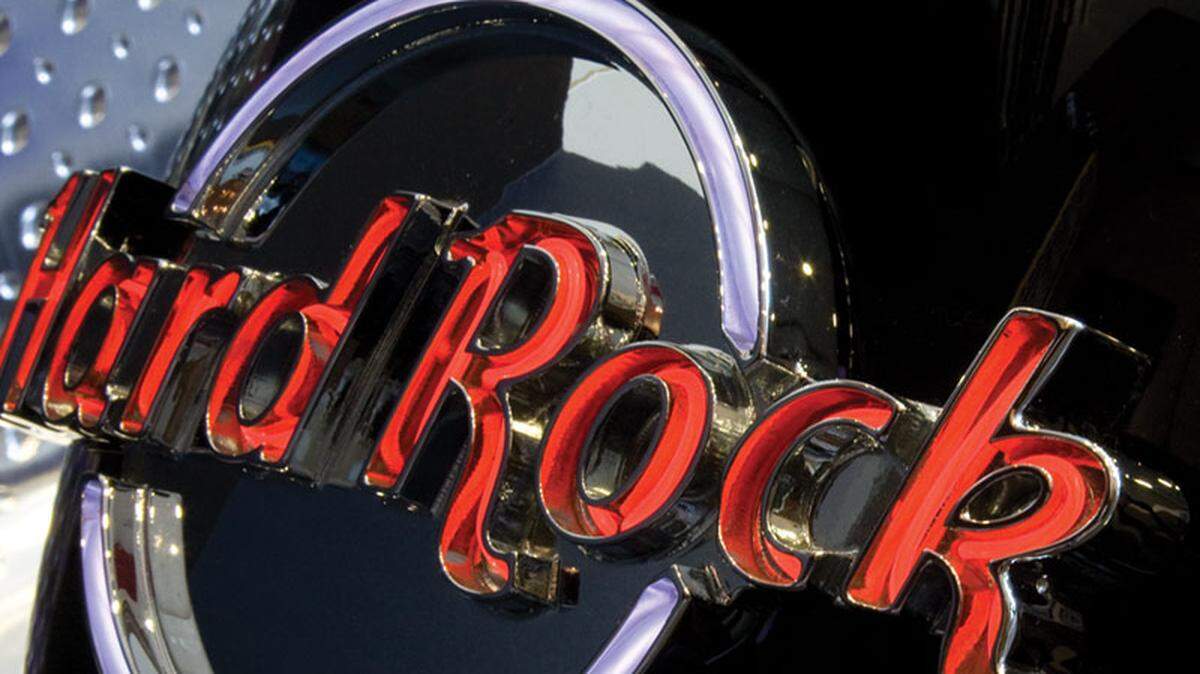 Hard Rock is planning to open a new hotel along the Texas and Oklahoma border.
