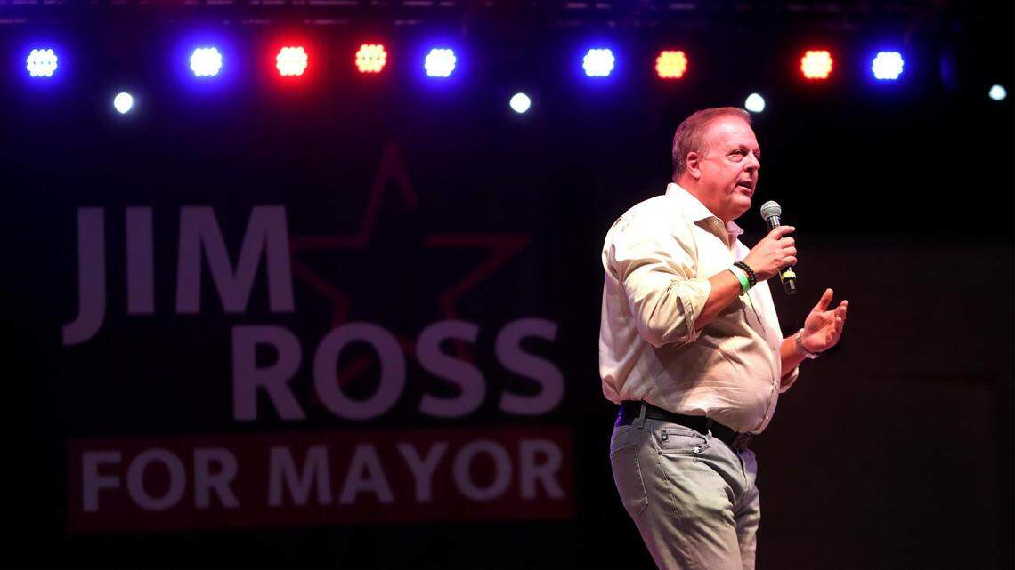 Mayoral candidate Jim Ross asks for Arlington residents’ support at his campaign kickoff event at Levitt Pavilion, Thursday, Nov. 12, 2020.