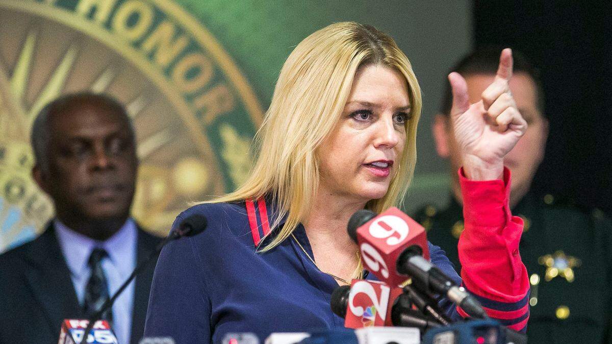 Then-Florida Attorney General Pam Bondi holds a news conference to discuss a deadly synthetic drug called U-47700 on Sept. 27, 2016.