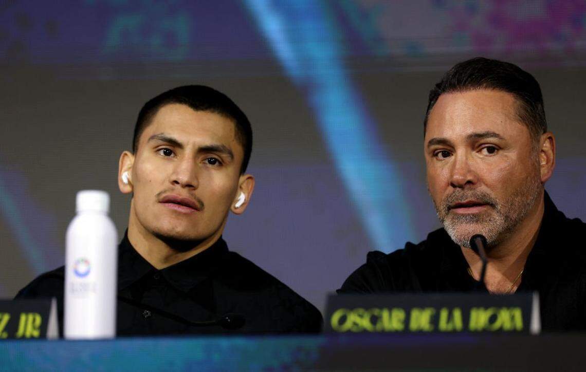 RIYADH, SAUDI ARABIA - FEBRUARY 20: Promoter Oscar De La Hoya (R) looks on alongside Vergil Ortiz Jr during a press conference as part of Beterbiev v Bivol 2: The Last Crescendo at Boulevard City on February 20, 2025 in Riyadh, . (Photo by Richard Pelham/Getty Images)