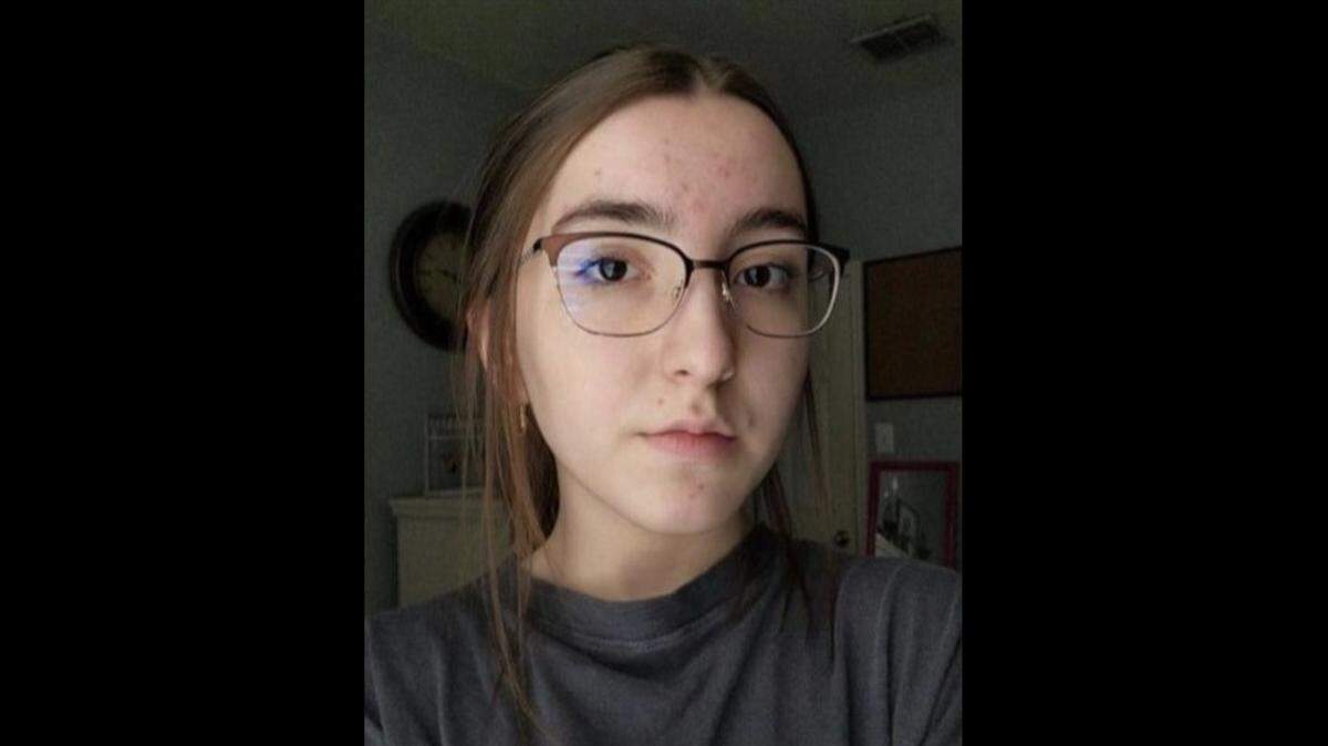 Fort Worth police are looking for 16-year-old Ella Marie Filipski last seen in the 10400 block of Devin Lane early Thursday morning.