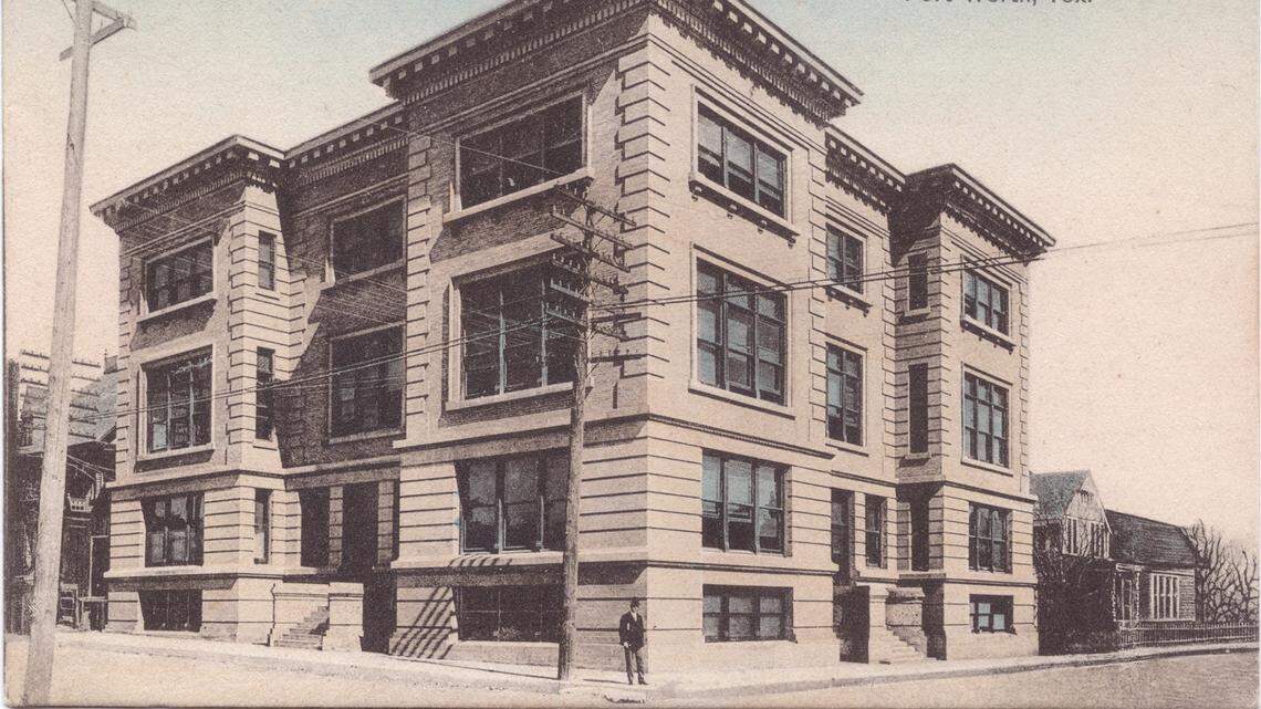 Fort Worth Medical College facilities, including a 50-bed hospital, were located in this building between 1906 and 1918. TCU and the medical school were affiliated between 1911 and 1918. 
