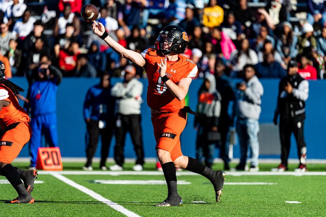 Braedyn Locke (8) passes the ball during the 6A Division 1 State Semifinal between Rockwall and Duncanville at Mckinney ISD Stadium on November 14, 2019. Photo: Matt Smith (Special to the Star-Telegram)