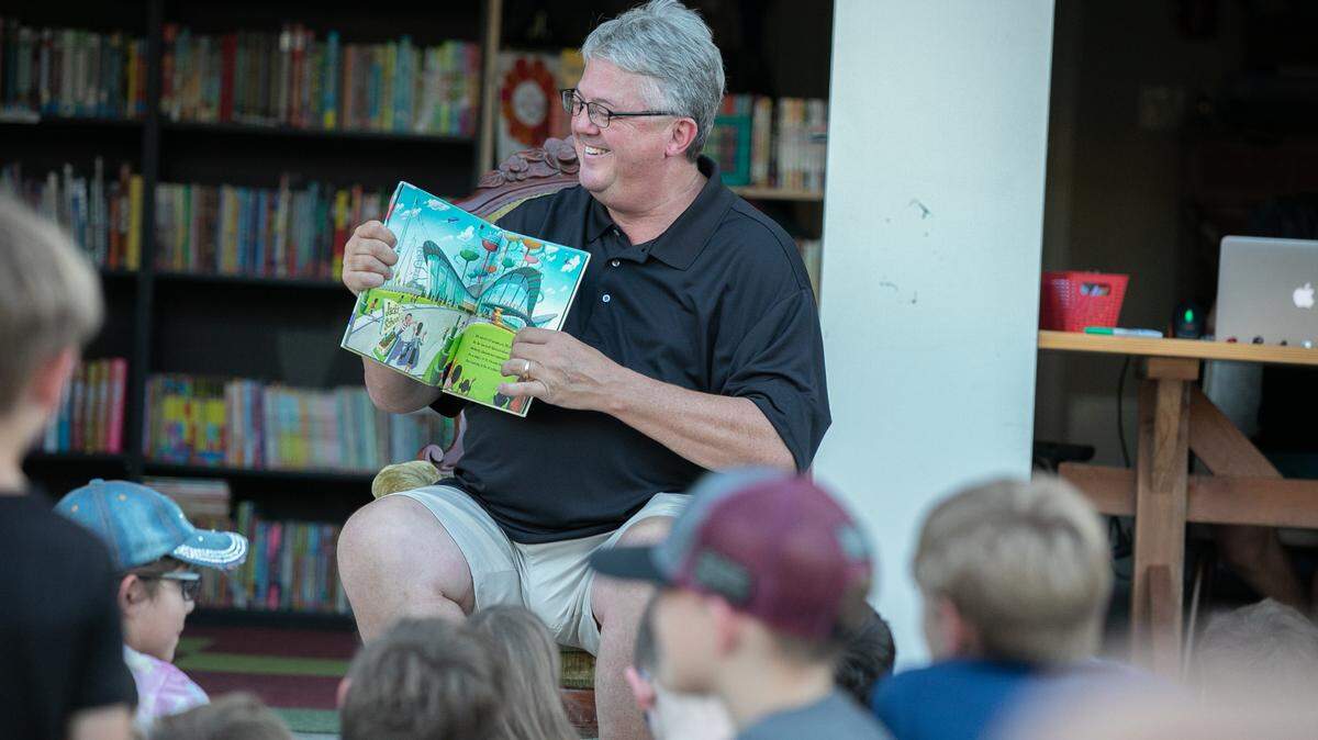 Northwest school district Superintendent David Hicks is being remembered as a passionate and giving leader. He died Sept. 9 at age 55. At events in and out of school, he could be seen reading to children, exploring science projects or listening to stories, colleagues said.