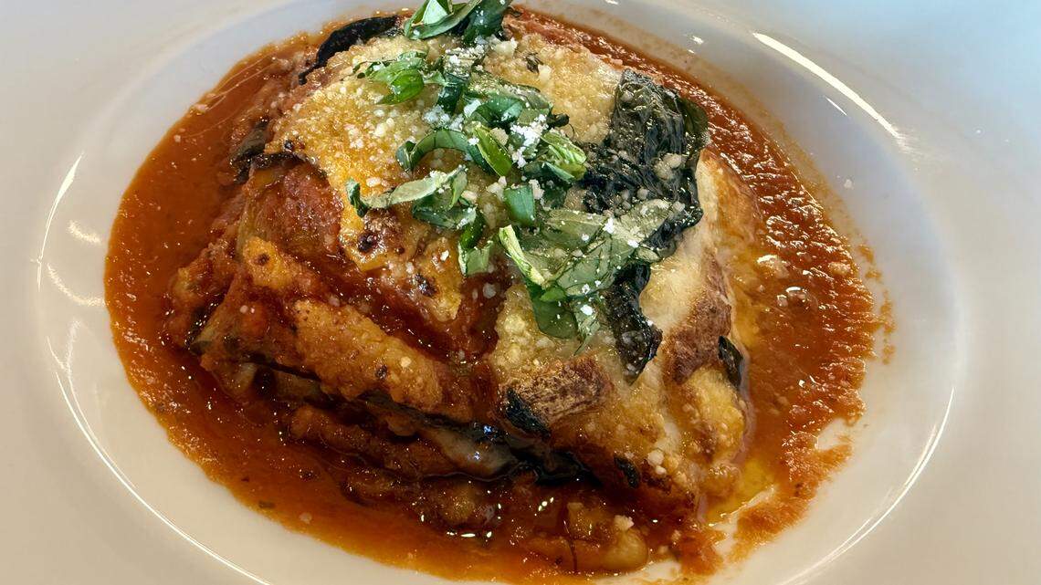 Much-awaited new pizzeria with star chef opens in north Fort Worth area