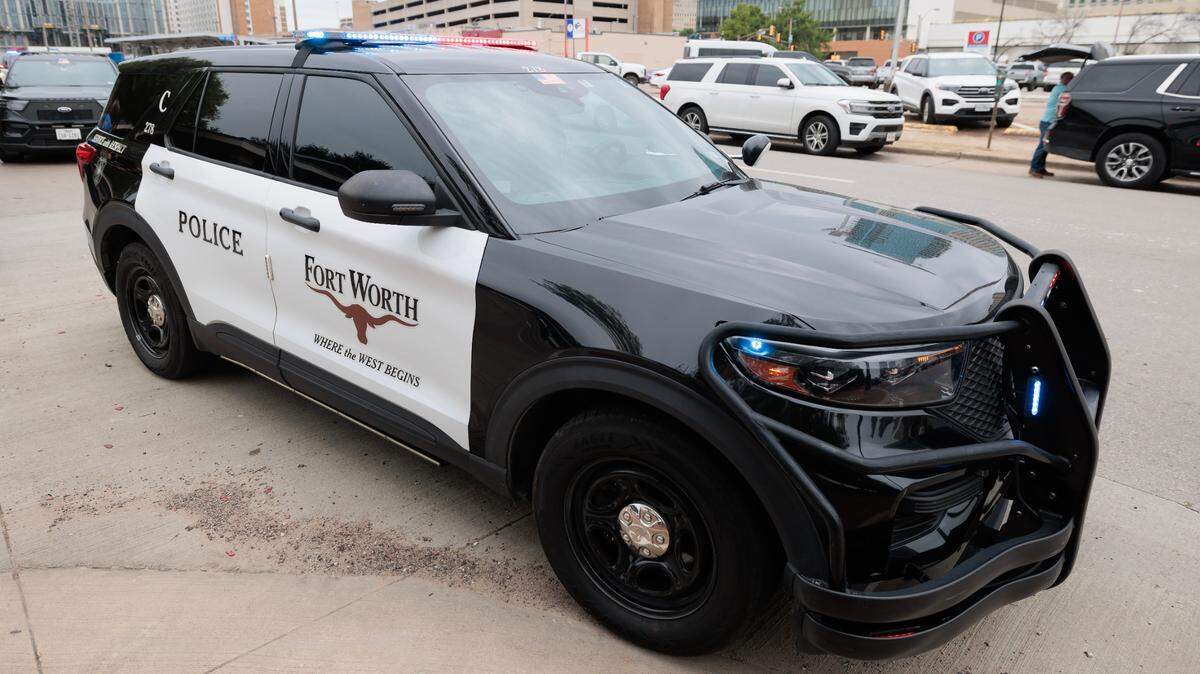 Fort Worth country singer C’ing Jerome is accused of fatally shooting a man while driving on East Berry Street on Monday, and he told police he thought the man was following him, according to an arrest warrant affidavit.