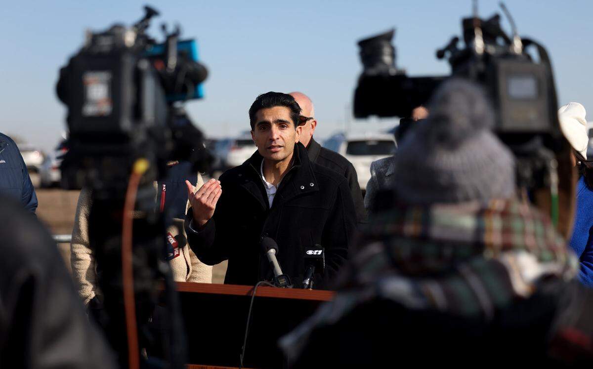 State Rep. Salman Bhojani speaks during press conference held to demand the release of Leqaa Kordia from the Praireland Detention Facility in Alvarado on Friday, Jan. 30, 2026. Kordia, a Palestinian woman who has lived in the United States since 2016, has been detained over 300 days.