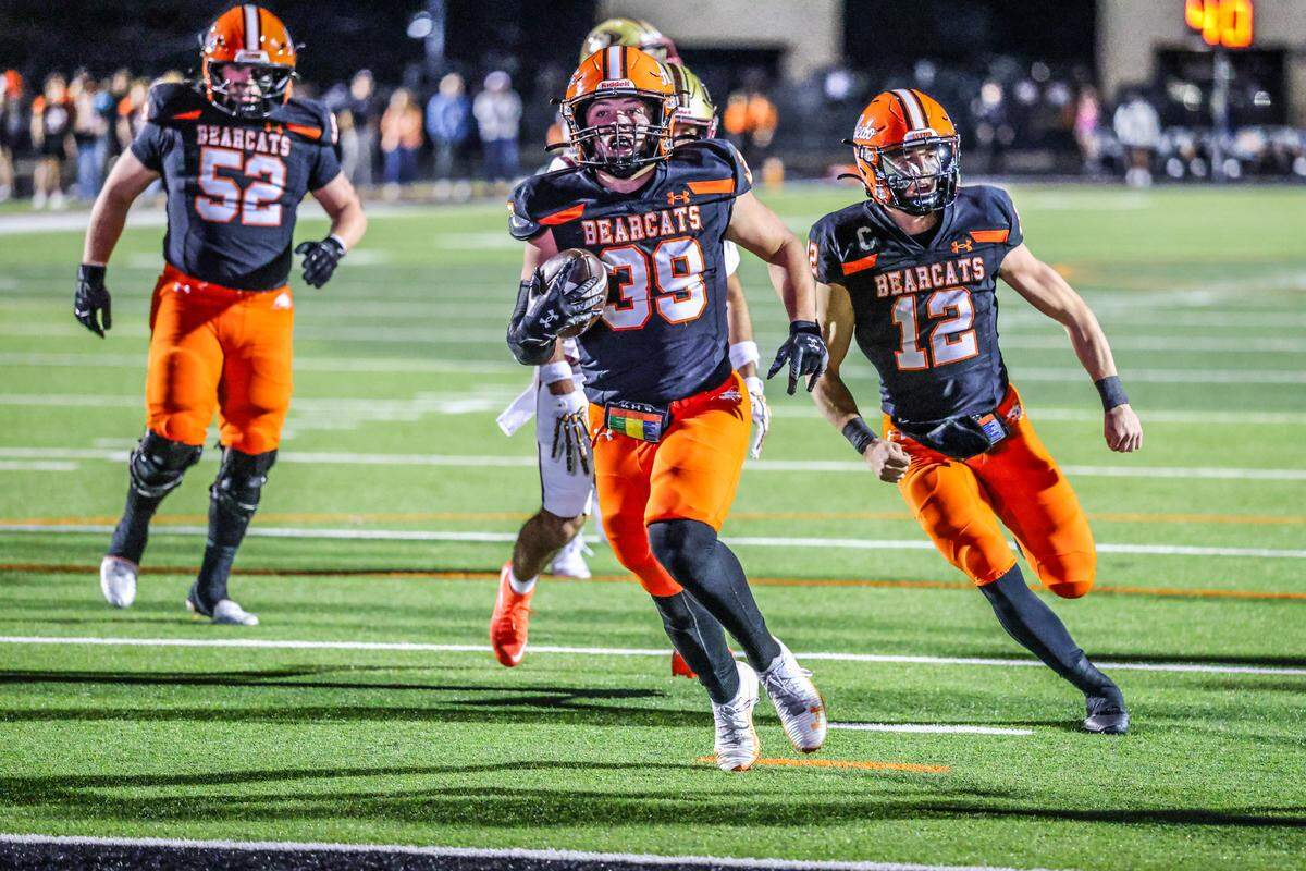 Aledo running back Brady Powell (39) runs for one of his touchdowns against Saginaw in a Class 5A Division I bi-district playoff game on Thursday, November 13, 2025 at Tim Buchanan Stadium in Aledo, Texas.