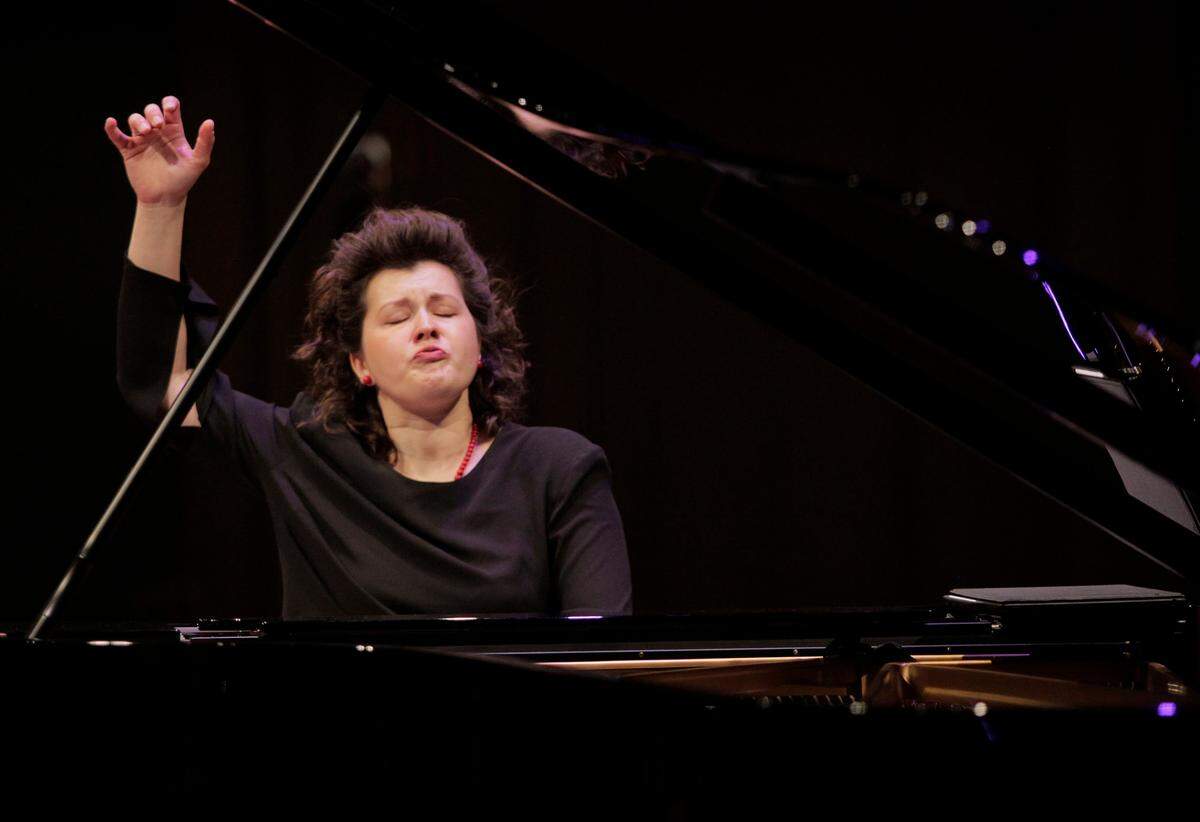 June 2, 2022. Anna Geniushene from Russia performs during the Preliminary round of The Sixteenth Cliburn International Piano Competition in Van Cliburn Concert Hall at TCU in Fort Worth, Texas. (Photo by Ralph Lauer)