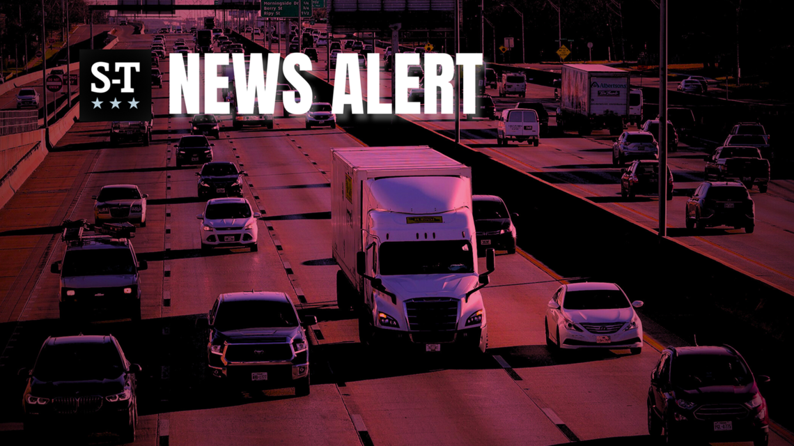 Man killed in crash on East Division Street in Arlington, police say