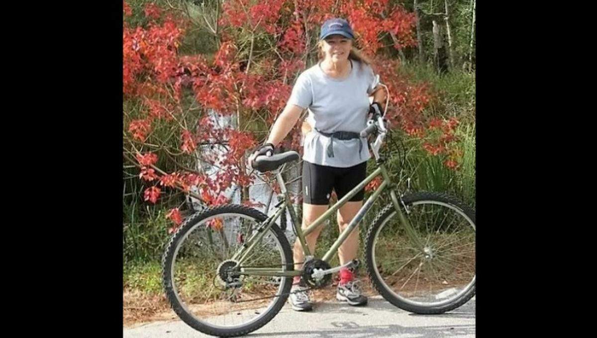 Betty Strong of Florida was the ex-wife of 73-year-old Clayton Strong of Parker County, Texas. She died in 2016 and her family believes it was under suspicious circumstances. A murder warrant was issued last week for Clayton Strong, who is accused of killing a woman on Aug. 7, 2021, in Parker County.