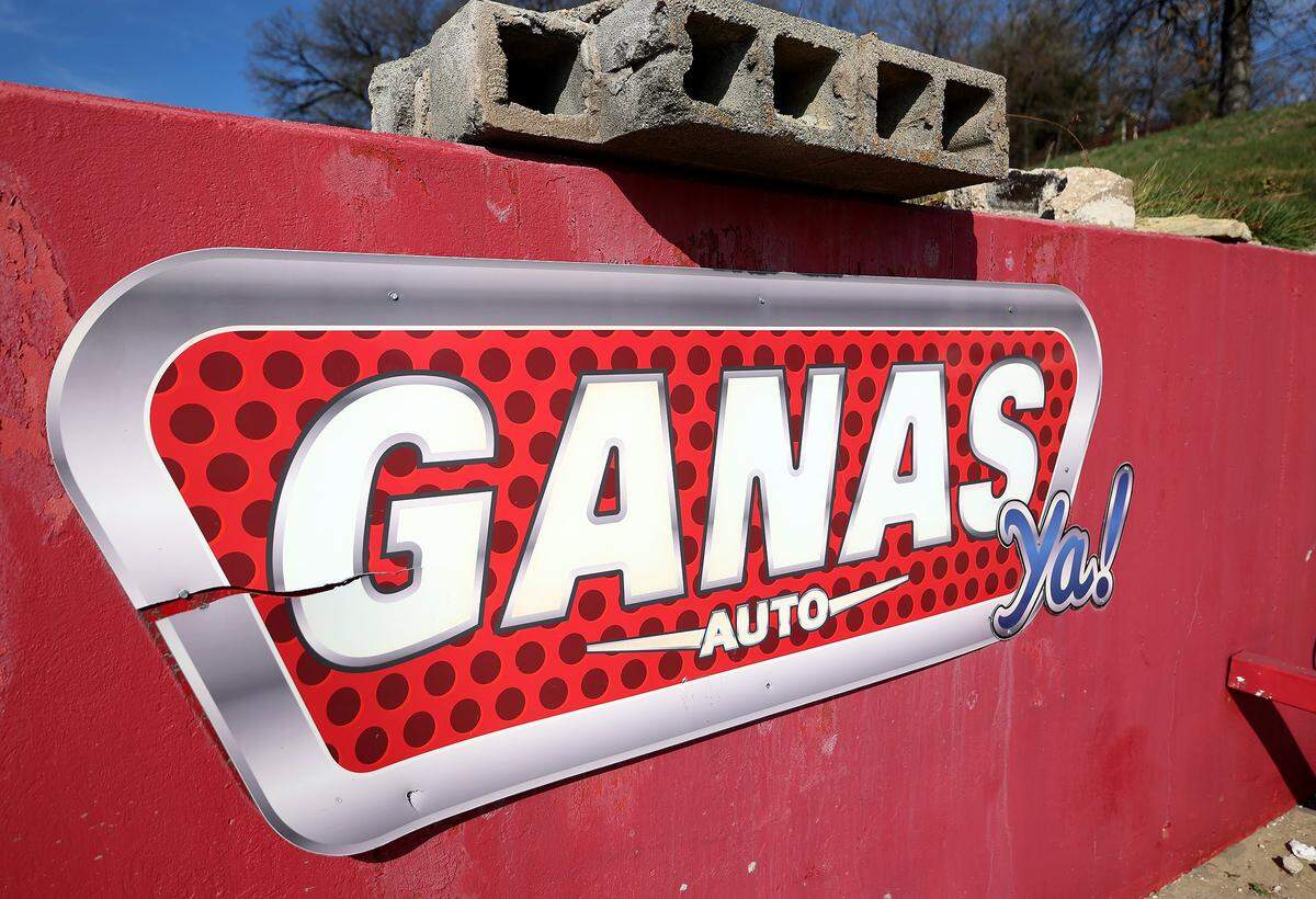 Executives at Tricolor Holdings, based in Irving, are accused by federal prosecutors of defrauding lenders. The company, which had two Ganas Ya used car lots in Fort Worth, filed for bankruptcy in September and closed its locations.