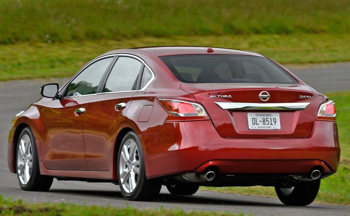 The 2015 Nissan Altima Sedan