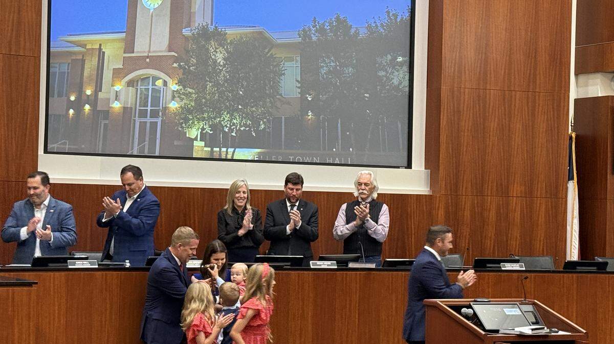 Mayor Ross McMullin sworn on Tuesday night.