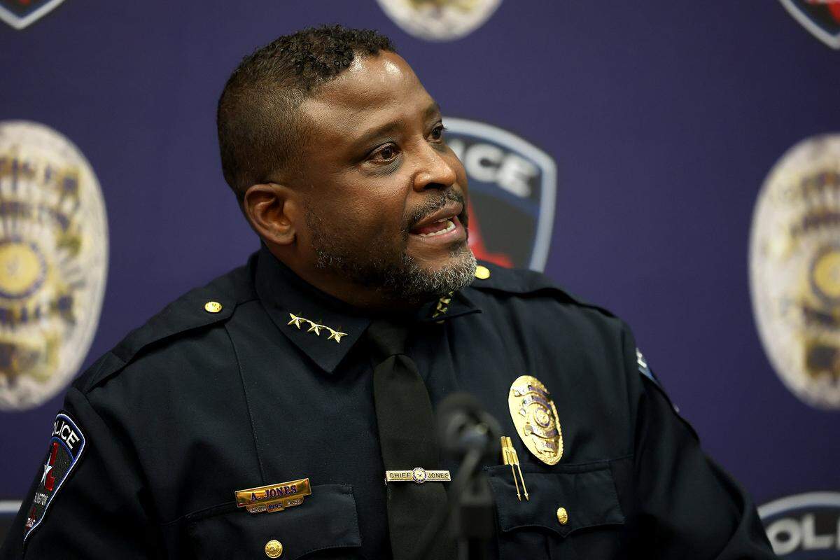Arlington Police Chief Al Jones announces the arrest of a suspect in the 1991 murder Cynthia Gonzalez on Monday, Nov. 17, 2025. An arrest was made with the help of UTA's Department of Criminology & Criminal Justice class.