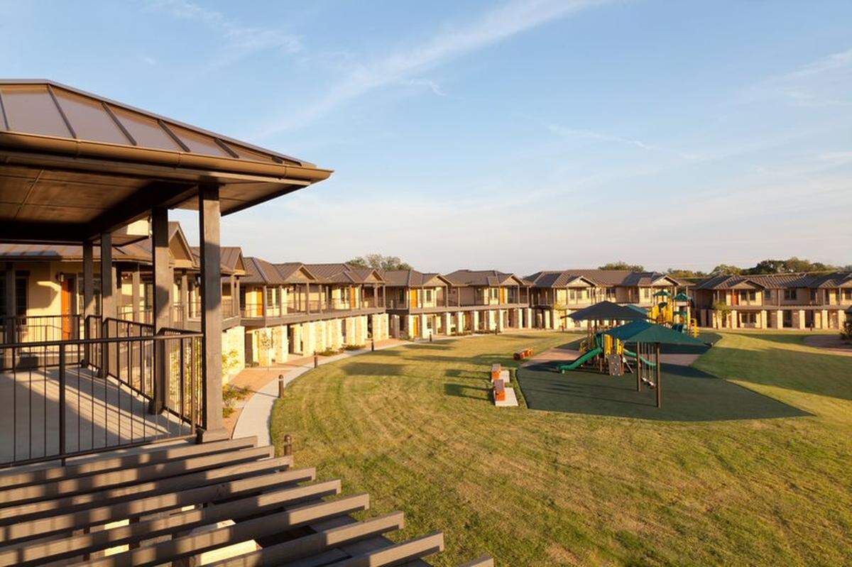 The Gatehouse will celebrate 10 years of helping single moms in temporary hardship find stability and overcome challenges in their lives. The organization has 96 apartments for program participants and their families.