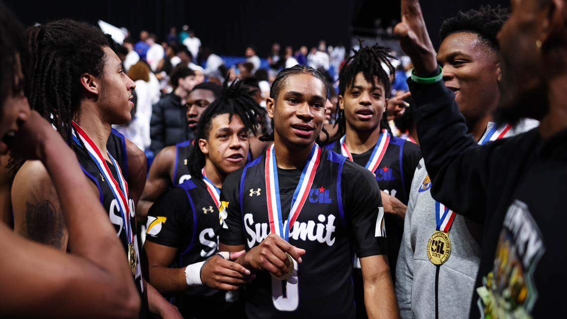 Day 3 of the UIL boys basketball state championships: Summit goes back to back