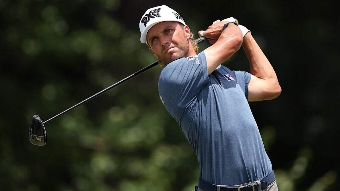 Who leads the Charles Schwab Challenge at Colonial headed into the final round?