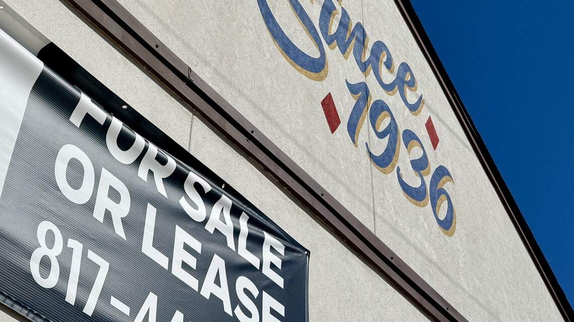 One of Fort Worth’s oldest Tex-Mex restaurants is empty, for sale