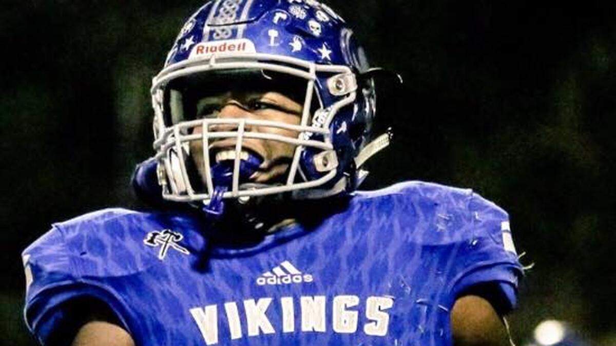 Nolan Catholic linebacker Richard Silva