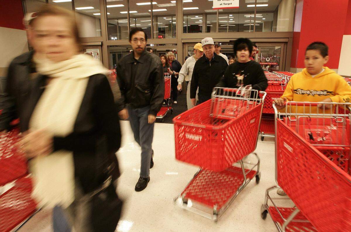 2005: Shoppers rush into the Super Target on Carroll Street in Fort Worth at 6 a.m. on Black Friday.