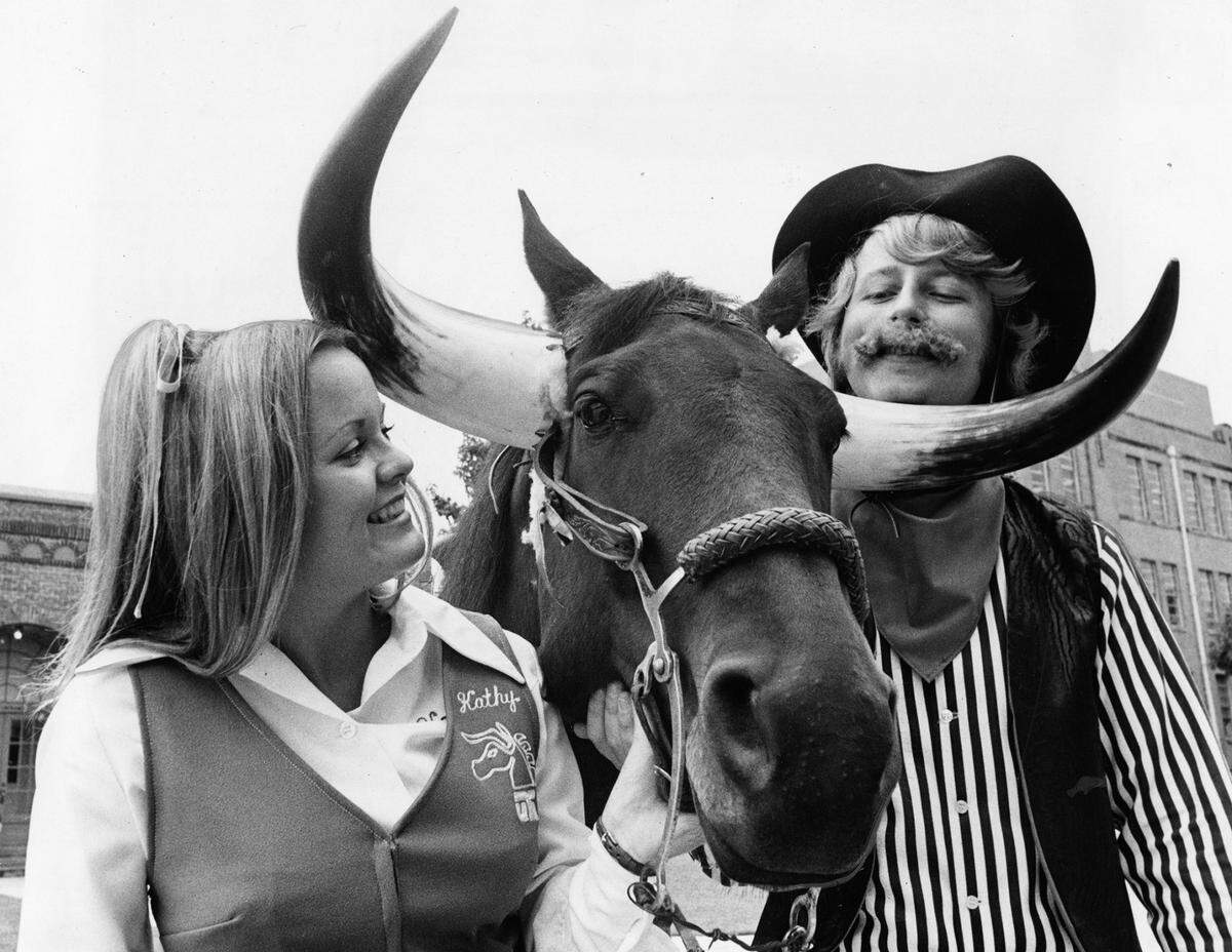 Oct. 9, 1971: Kathy Marcum and Kirk Walden (as Sam Maverick) with the UT Arlington mascot, the horse named Maverick.