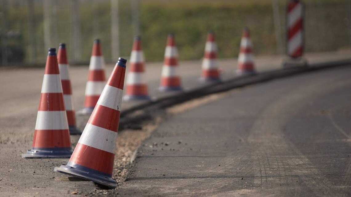Road work on I-20 in Fort Worth will close lanes in both directions Wednesday, Thursday