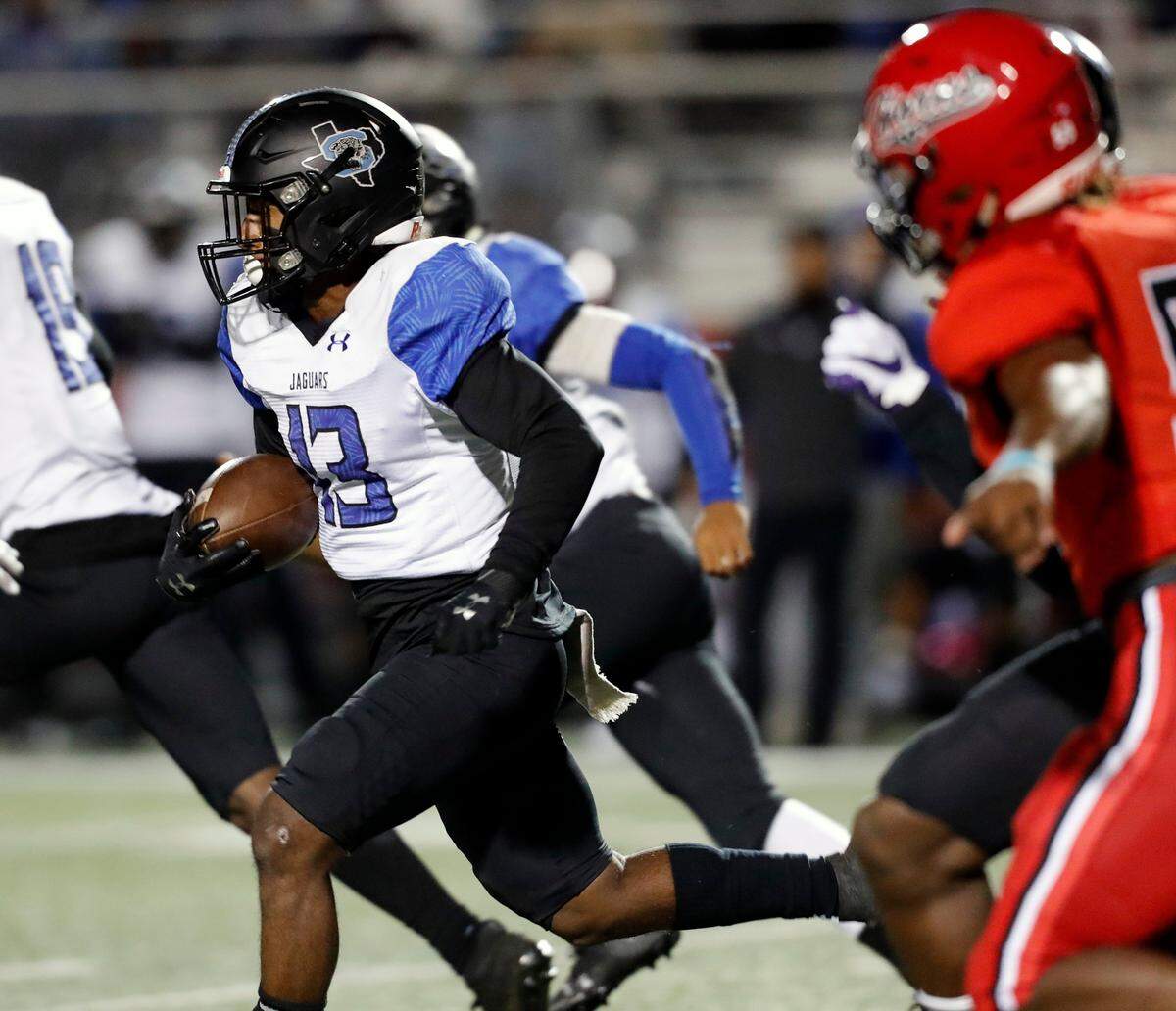 Summit outside linebacker Xavier Toliver (13) returns a kickoff during the first half of Friday’s game at Longhorn Stadium in Cedar Hill, Texas, Friday, Oct. 11, 2019.