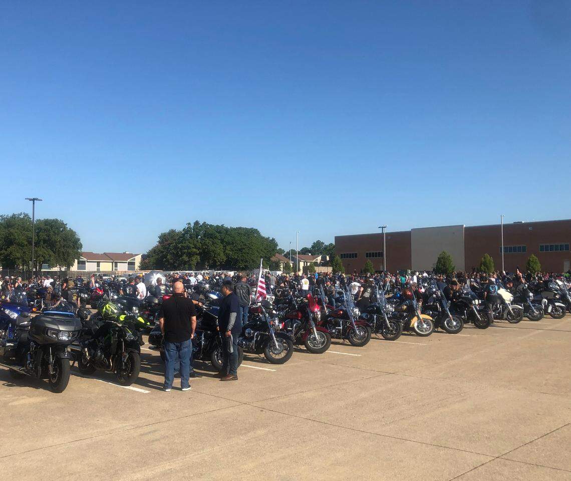 The Back the Blue Cruise drove about 100 miles around Dallas-Fort Worth to show support for police.