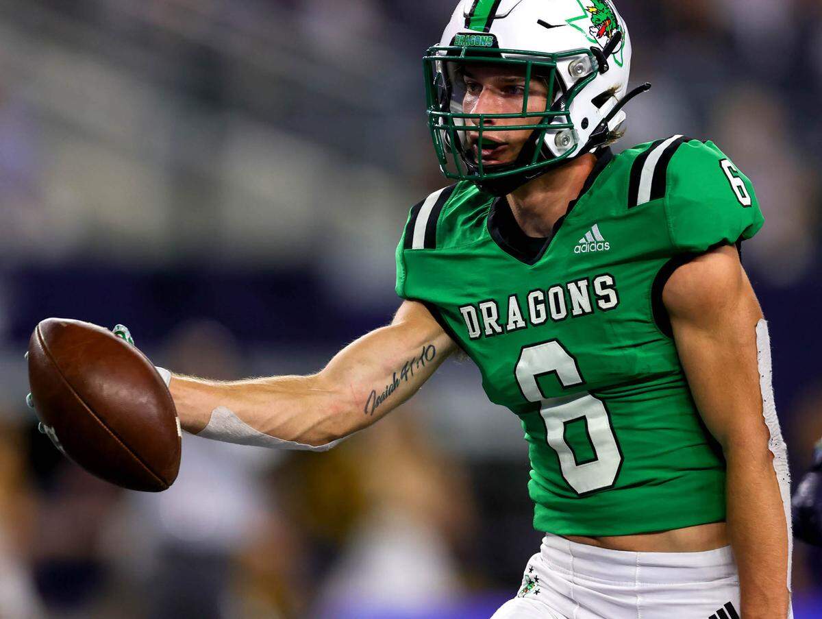 Southlake Carroll wide receiver Landon Samson (6) makes a 41 yard touchdown reception against Highland Park, Thursday night, August 26, 2021 played at AT&T Stadium in Arlington, TX. (Steve Nurenberg Special to the Star-Telegram)