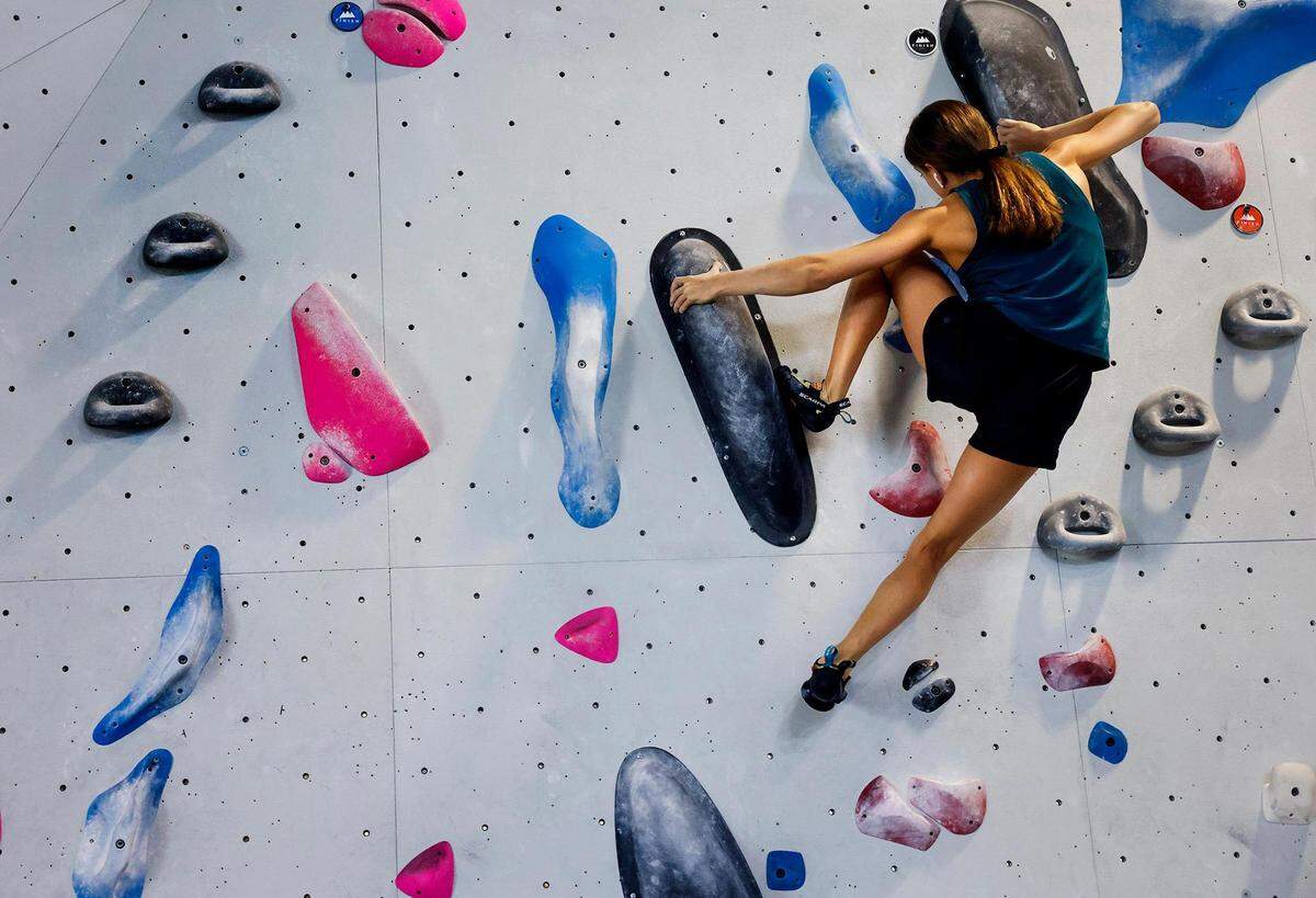 Annie Sanders, 15, practices boulder climbing at Movement Grapevine on Monday, September 25, 2023.