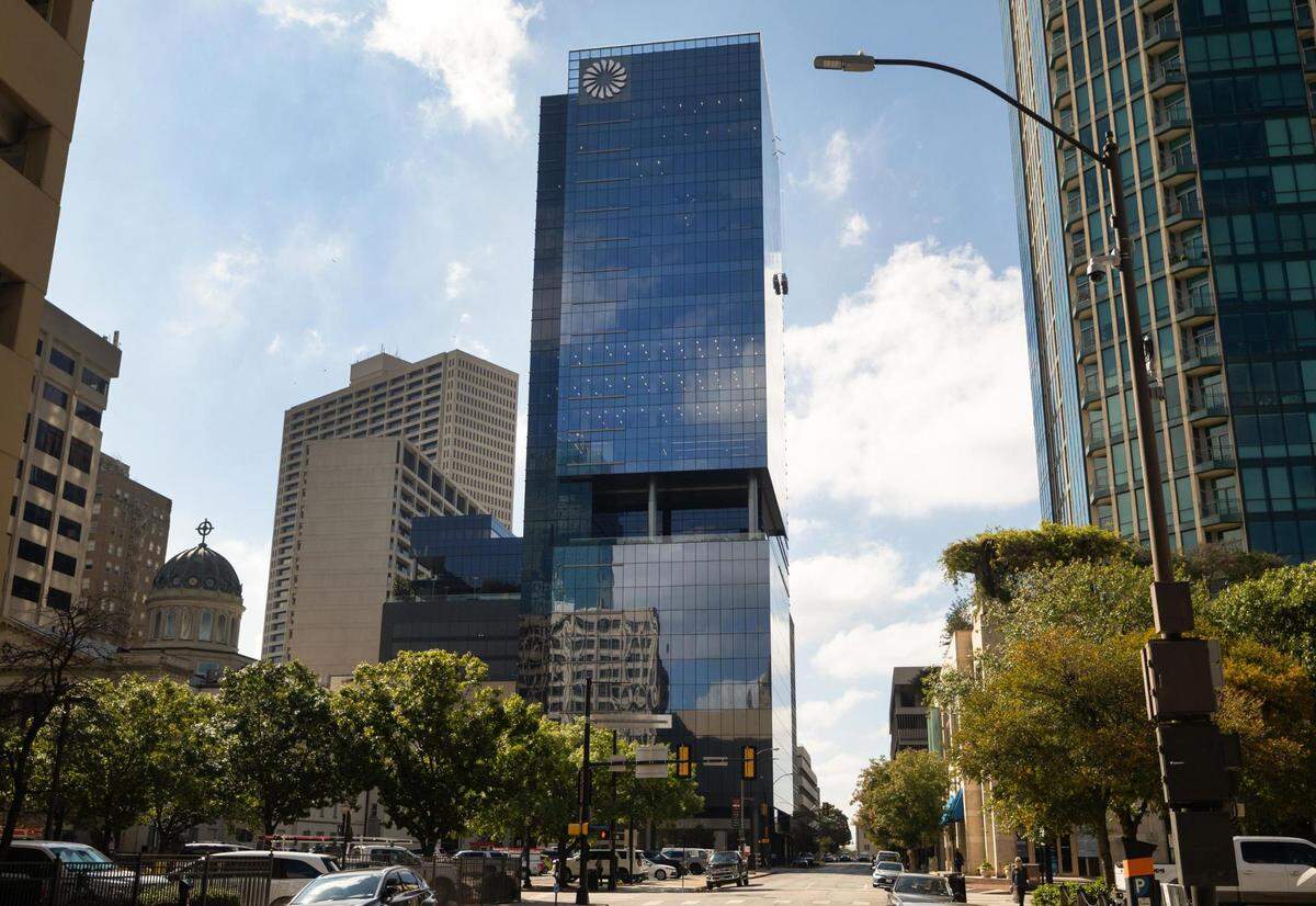 The Frost Bank Tower rises above downtown Fort Worth in 2022.