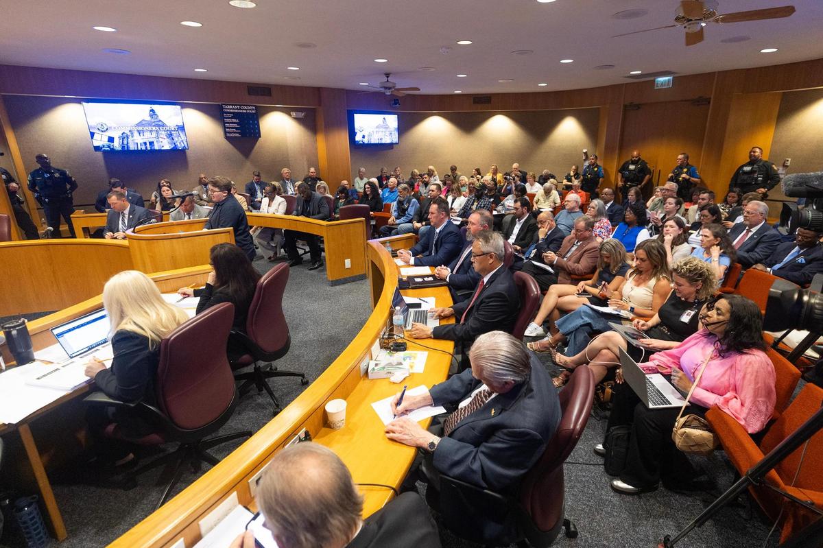 Meeting attendees pack the court room for a Tarrant County Commissioners Court meeting at the Tarrant County Administration Building in Fort Worth on Tuesday, June 3, 2025. The approval for redistricting is on the agenda for the meeting and has been a controversial topic for the communities possibly affected.