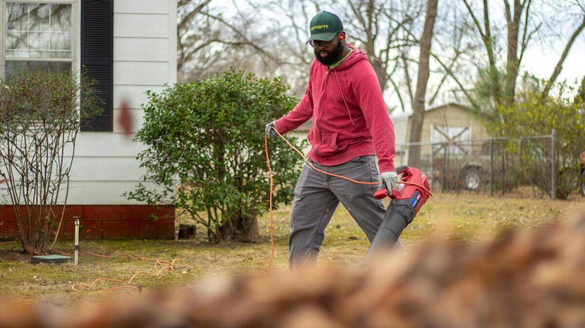 With many in Dallas-Fort Worth living with neighboring houses practically on top of each other, even the relatively quiet hum of a hair dryer can be considered a nuisance. But is it enough to take a neighbor to court?