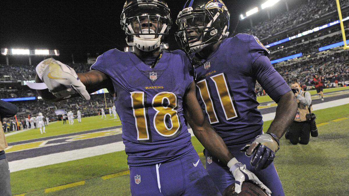 Wide receiver Jeremy Maclin, left, is looking for work. Prospects have been slow in free agency.