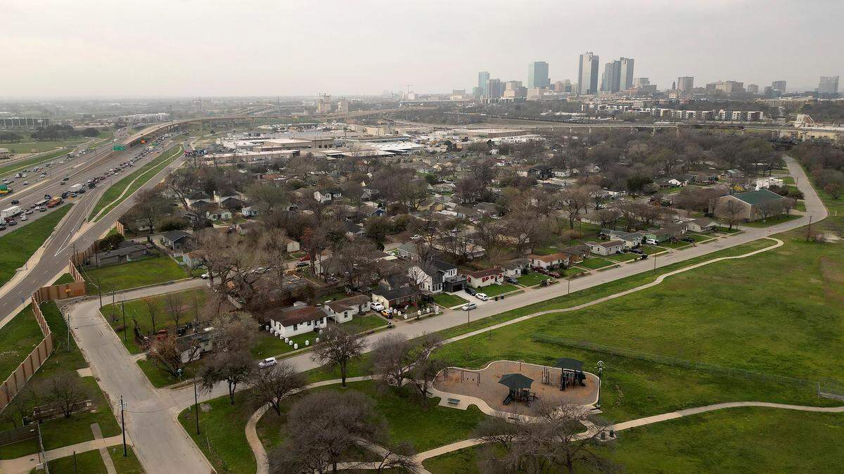 Greenway is north of East Belknap Street bounded by the Trinity River to the north, Interstate 35W to the east, and Cold Spring Road to the west. It was one of the first neighborhoods in Fort Worth where Black residents could buy homes.