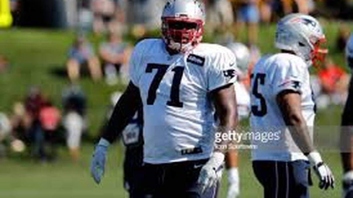 Tackle Cam Fleming, who played the last four years with the New England Patriots and started in Super Bowl XLII, will take a free agent visit with the Dallas Cowboys Monday and Tuesday.