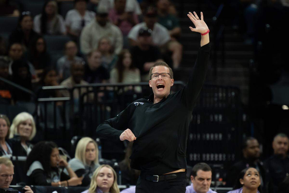 TCU head coach Mark Campbell yells at his team in the Elite Eight of the NCAA Tournament on Monday at Golden 1 Center in Sacramento, Calif.