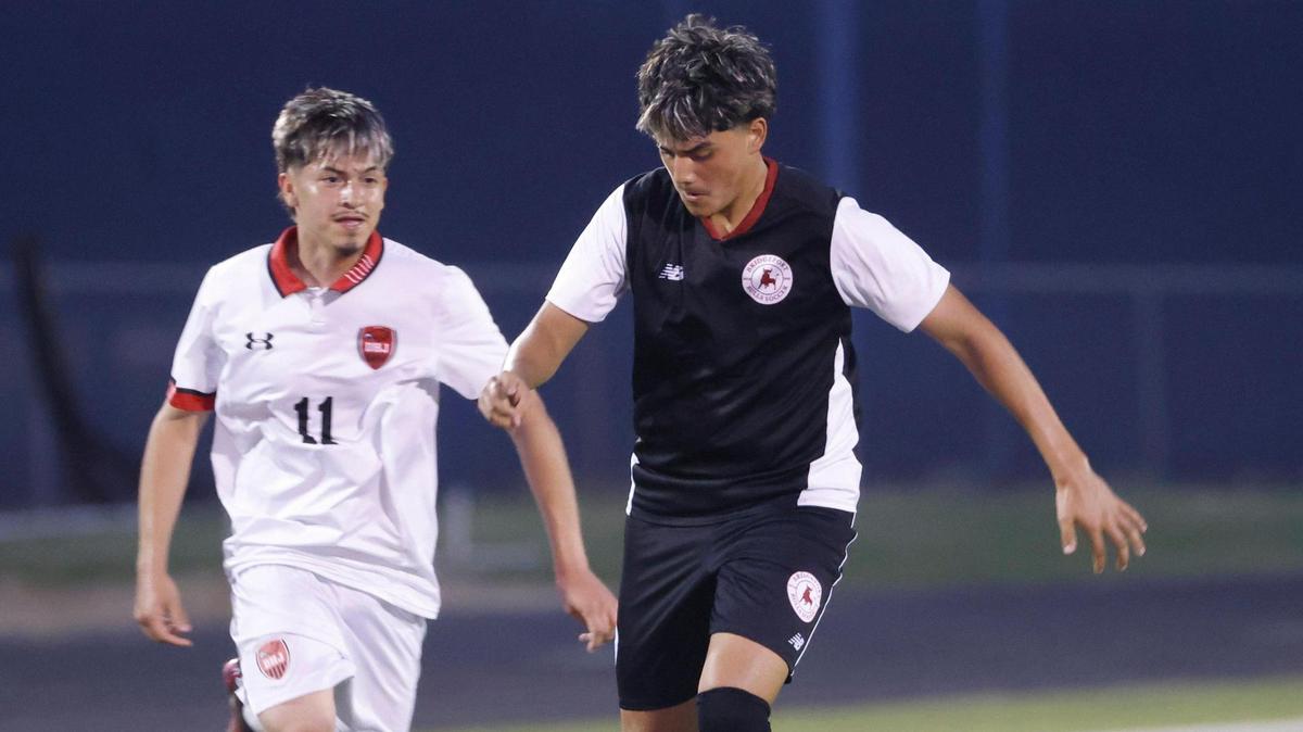 Diamond Hill-Jarvis defender Edgar Rosales (11) brings the ball across midfield during the Class 4A D2 regional final UIL boys soccer playoff game at Keller ISD Stadium in Keller, Texas, Tuesday, Apr. 01, 2025.