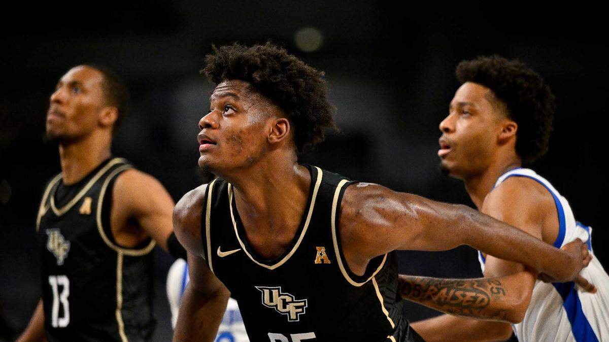 Could Central Florida forward Taylor Hendricks (25) wind up a Dallas Maverick? Some NBA pundits think so.