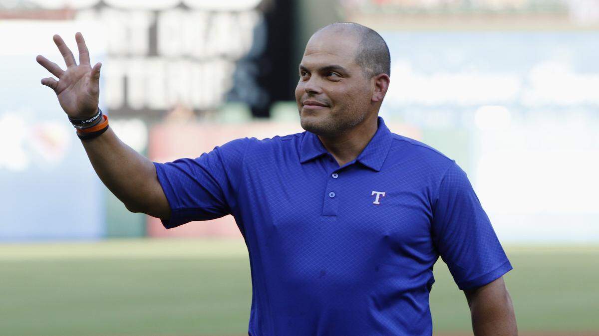 Star catcher Ivan “Pudge” Rodriguez will sign autogrpahs for fans on April 21 and 22 in celebration of the Rangers City Connect jerseys.