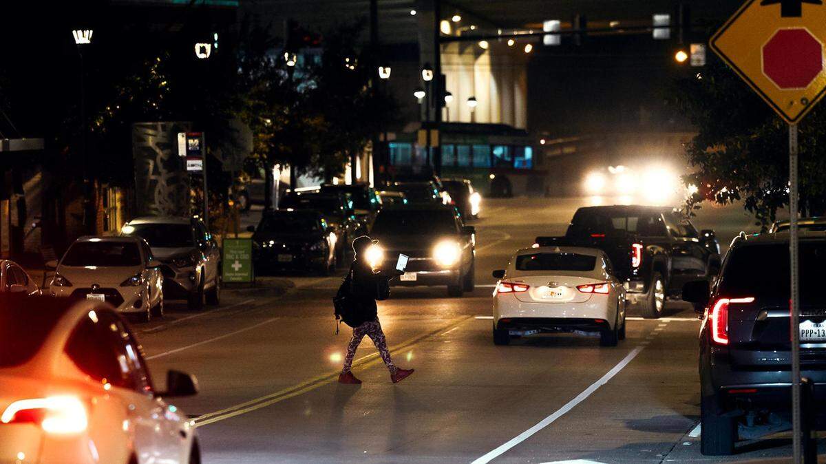 Traffic on South Main in Fort Worth on Friday, November 17, 2023.