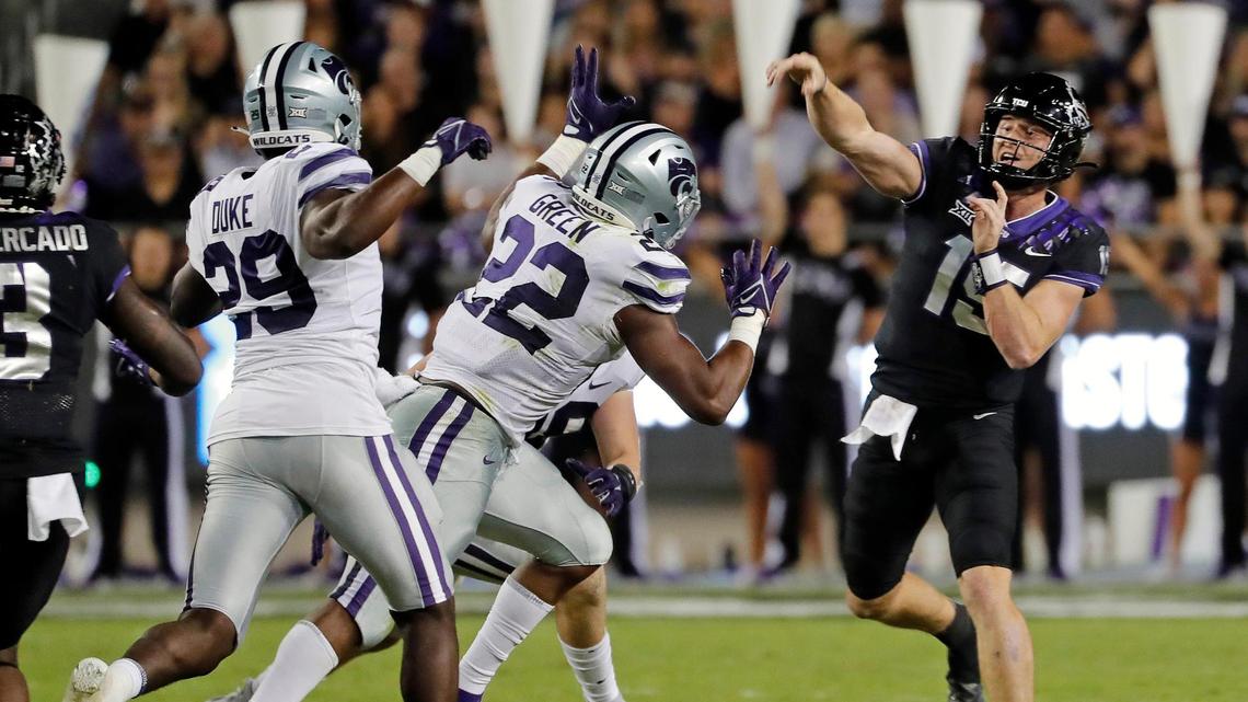 TCU quarterback Max Duggan (15) tosses a completion to tight end Jared Wiley (19) in the first half of a NCAA football game at Amon G. Carter Stadium in Fort Worth, Texas, Saturday, Oct. 22, 2022. Kansas State led TCU 28-17 at the half. (Special to the Star-Telegram Bob Booth)