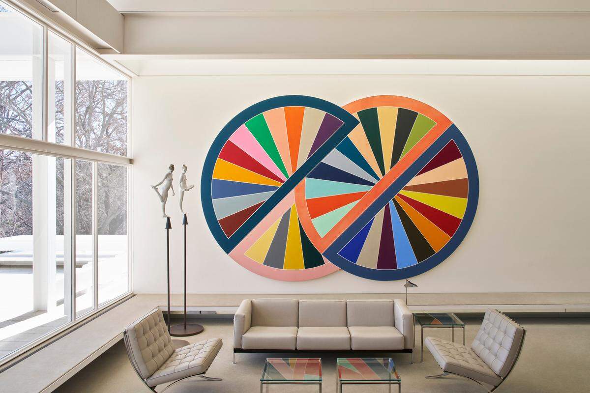 Installation view, Frank Stella (1936-2024), Firuzabad III, 1970, in the living room of the Bass house.