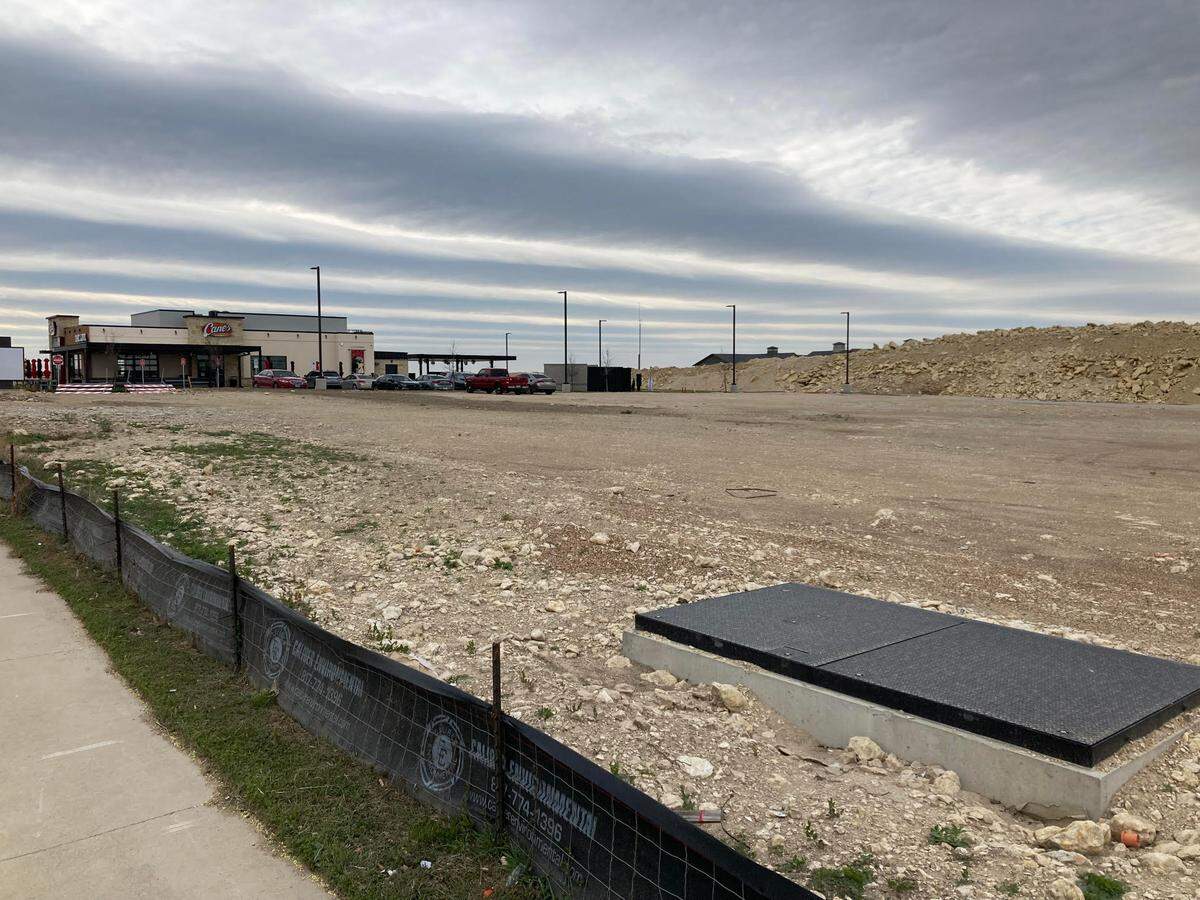 H-E-B has purchased about 15 acres along McPherson Boulevard and Summer Creek Drive in far south Fort Worth.