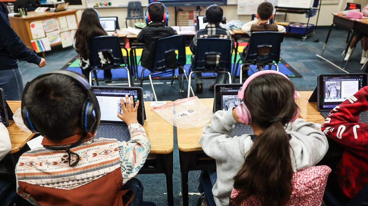 Second grade students at Caesar Chaves Elementary work on an assignment during class on Tuesday, Feb. 3, 2026, in Fort Worth.