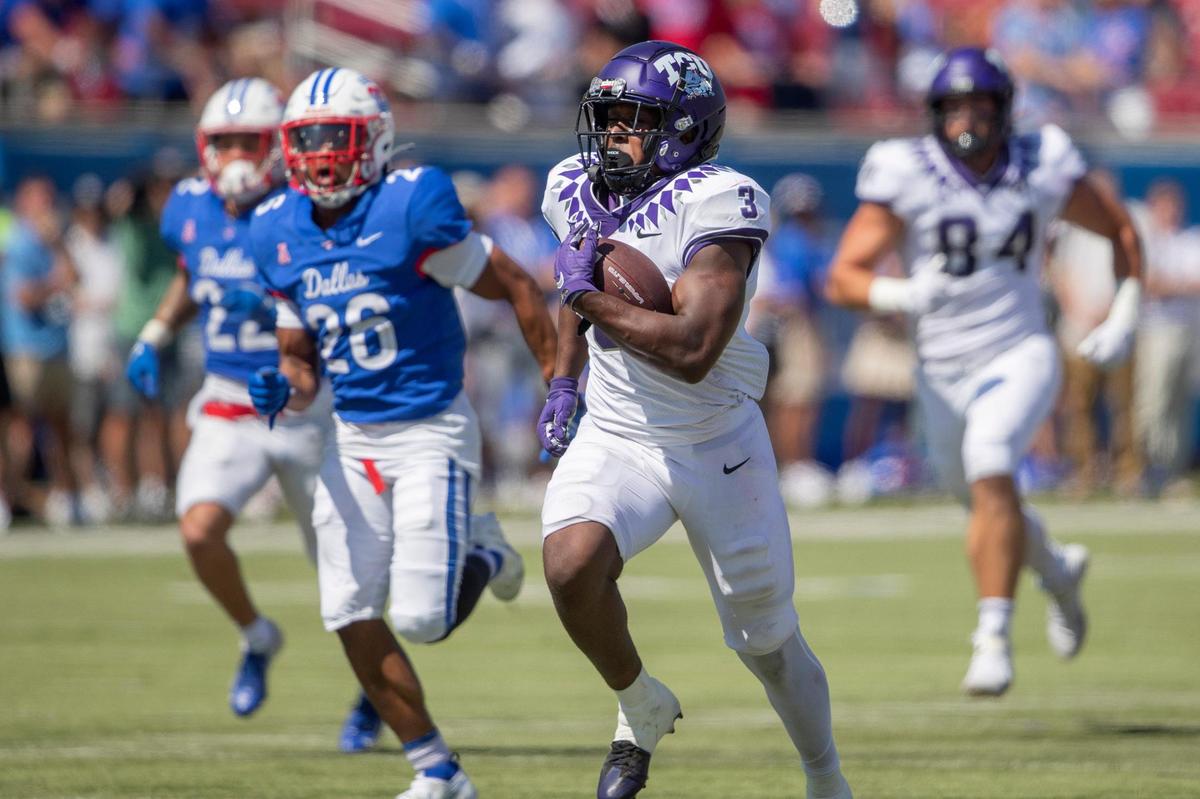 on Saturday, Sept. 24, 2022, at the Gerald Ford Stadium in the Southern Methodist University in Dallas, Texas.