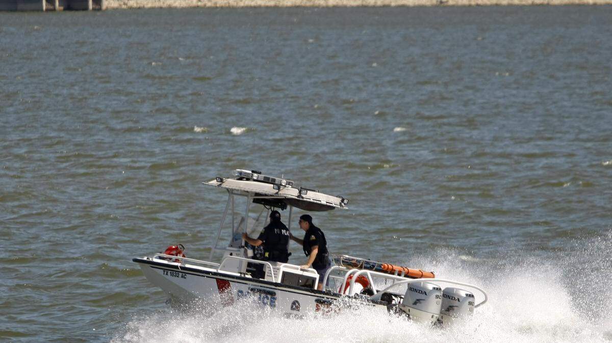 In this 2008 file photo, a Fort Worth police boat cruises Lake Grapevine.