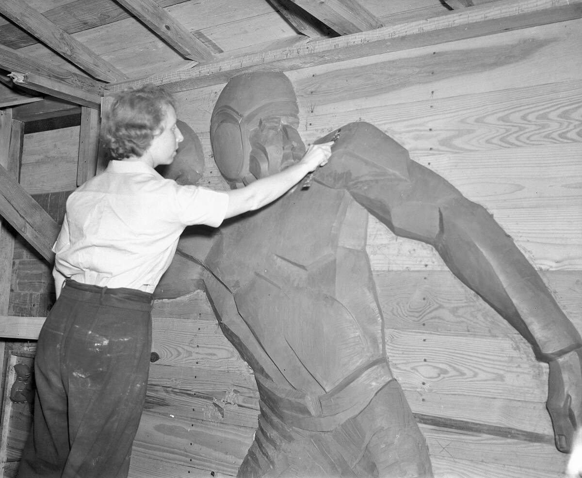 Fort Worth artist Evaline Sellors sculpted a full-size clay model of a football player for the main facade of Farrington Field. It was then cast in concrete. Many believe that she used TCU’s “Slingin’ Sammy” Baugh as her inspiration, but Sellors said it was a “typical” football player.