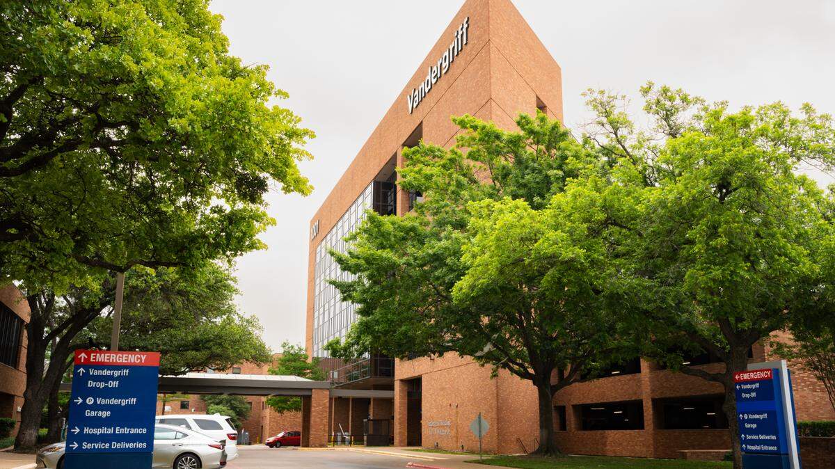The Arlington location of North Texas Area Community Health Centers has relocated to a space at 1001 N. Waldrop Drive. The expanded space will allow the clinic to treat more patients